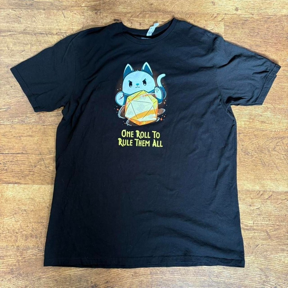 TeeTurtle Black Cat D20 Dice One Roll To Rule Them All T-Shirt XL Mens DnD Black